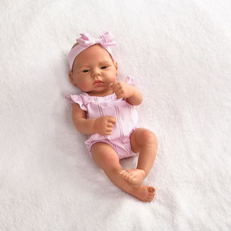 AmaMary 1Pcs Soft 40CM Lifelike Reborn Baby Dolls Full Body Plastic Baby Dolls Gift for Kids Age 3